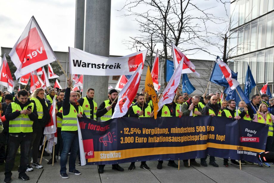 Warnstreik des Lufthansa Bodenpersonals am Flughafen Frankfurt am 20.02.2024 Warnstreik des Lufthansa Bodenpersonals am Flughafen Frankfurt am 20.02.2024
