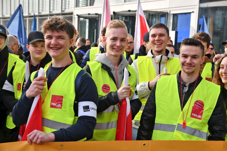 Warnstreik des Lufthansa Bodenpersonals am Flughafen Frankfurt am 20.02.2024 Warnstreik des Lufthansa Bodenpersonals am Flughafen Frankfurt am 20.02.2024
