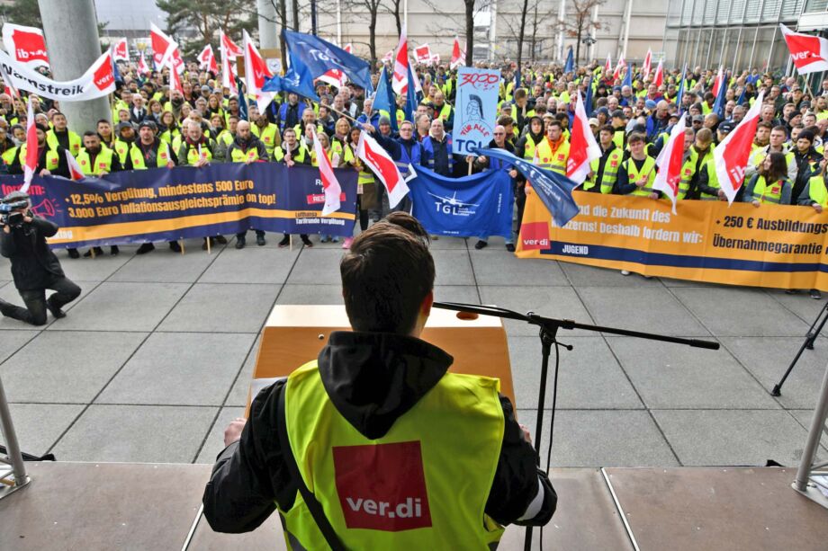 Warnstreik des Lufthansa Bodenpersonals am Flughafen Frankfurt am 20.02.2024 Warnstreik des Lufthansa Bodenpersonals am Flughafen Frankfurt am 20.02.2024