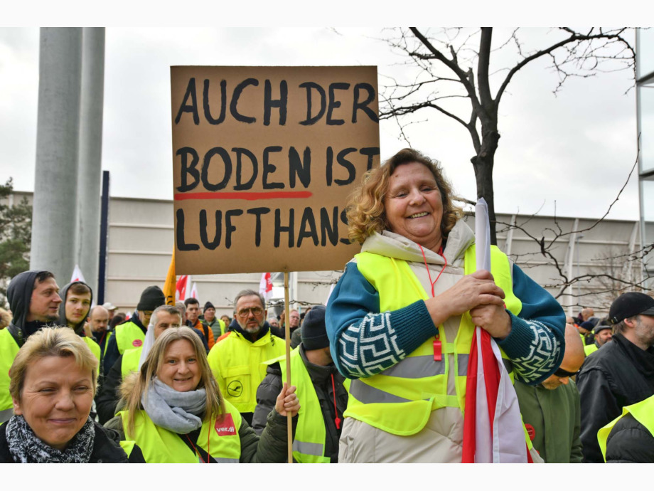 Warnstreik des Lufthansa Bodenpersonals am Flughafen Frankfurt am 20.02.2024