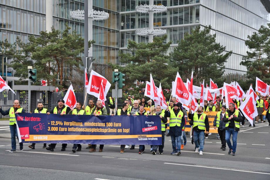 Warnstreik des Lufthansa Bodenpersonals am Flughafen Frankfurt am 20.02.2024 Warnstreik des Lufthansa Bodenpersonals am Flughafen Frankfurt am 20.02.2024