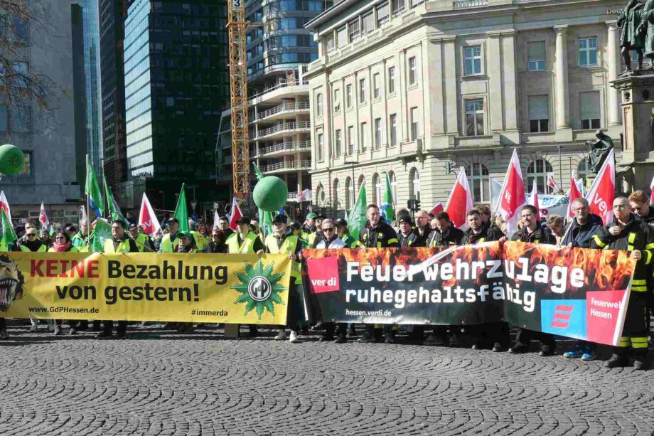 Abschlusskundgebung am Rossmarkt Abschlusskundgebung am Rossmarkt