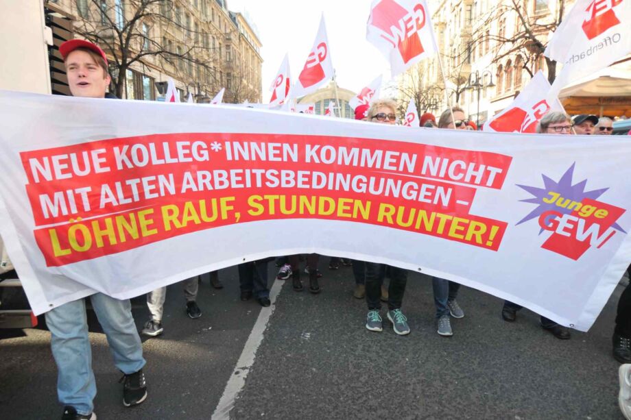 Demozug durch die Stadt Demozug durch die Stadt