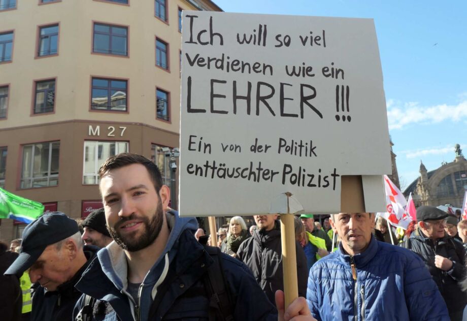 Demozug durch die Stadt Demozug durch die Stadt