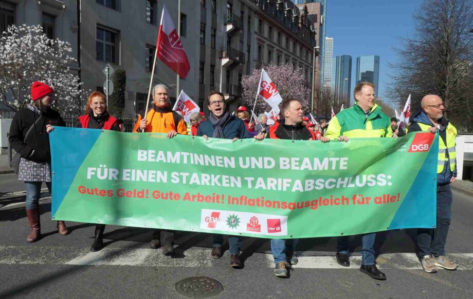 Demozug durch die Stadt Demozug durch die Stadt