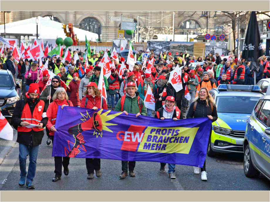 Demoauftakt am Hauptbahnhof
