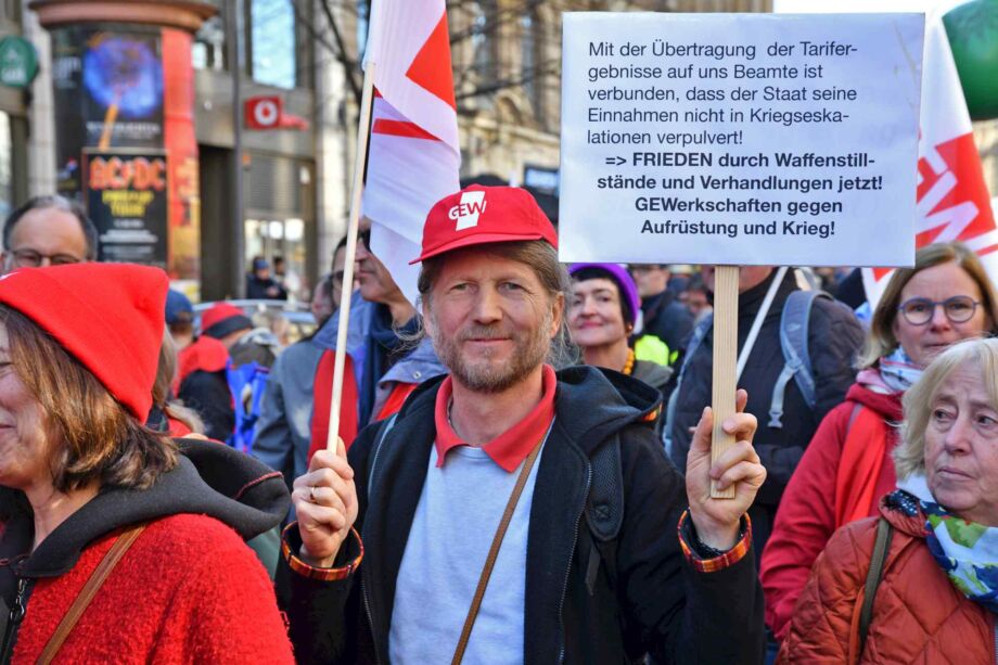 Demozug durch die Stadt Demozug durch die Stadt