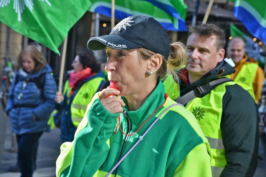 Für bessere Arbeitsbedingungen! Für bessere Arbeitsbedingungen!