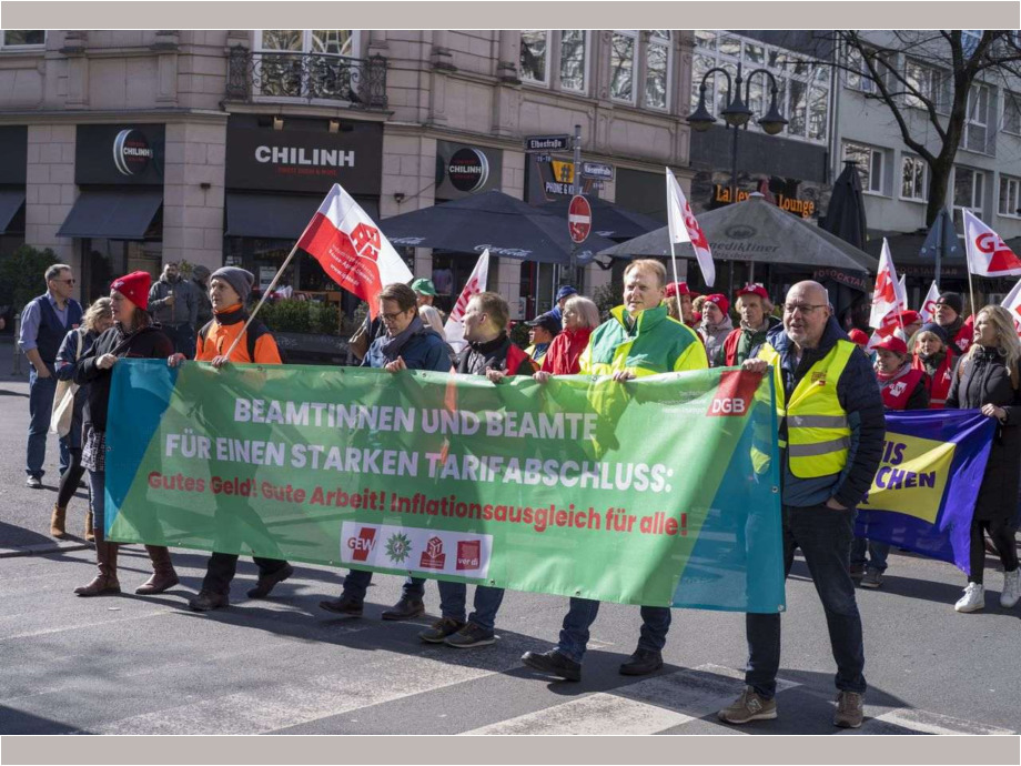 Demozug durch die Stadt