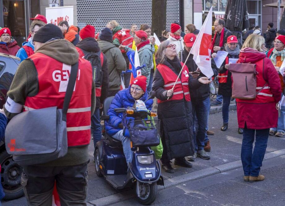 Demoauftakt am Frankfurter Hauptbahnhof Demoauftakt am Frankfurter Hauptbahnhof