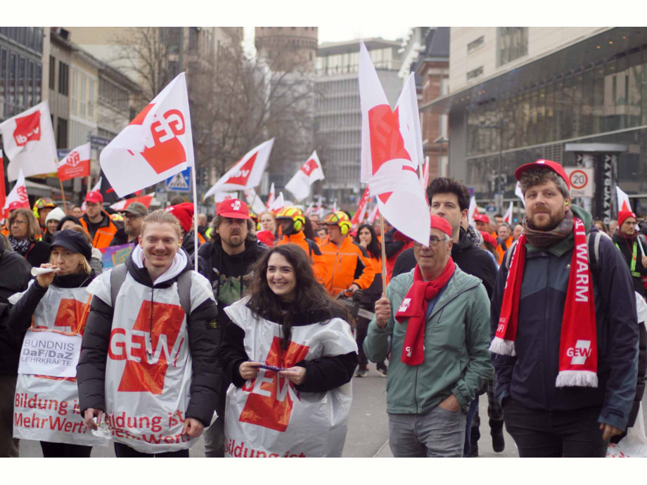 Warnstreik der hessischen Landesbeschäftigten am 12. März in Frankfurt