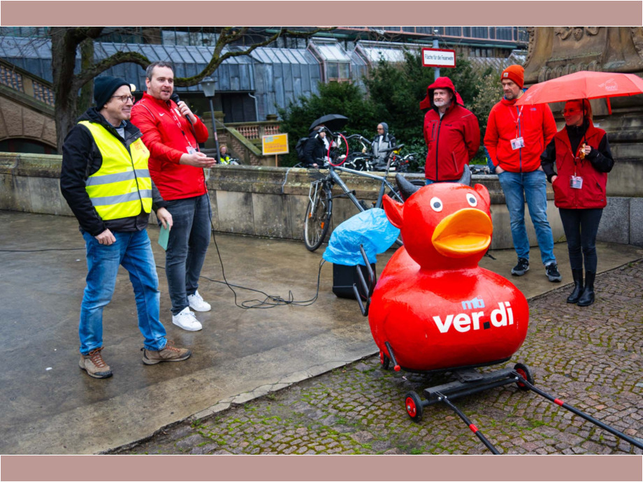 Warnstreik der hessischen Landesbeschäftigten am 5. März 2024 in Wiesbaden