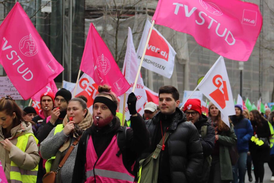 Warnstreik der hessischen Landesbeschäftigten am 12. März in Frankfurt Warnstreik der hessischen Landesbeschäftigten am 12. März in Frankfurt