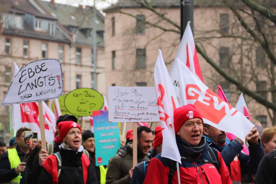 Warnstreik der hessischen Landesbeschäftigten am 12. März in Frankfurt Warnstreik der hessischen Landesbeschäftigten am 12. März in Frankfurt