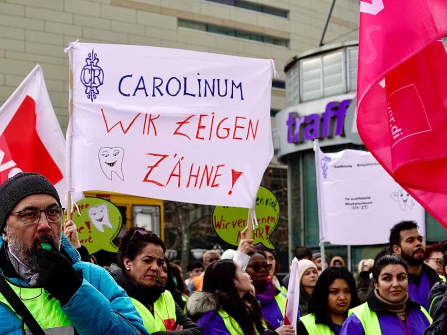 Warnstreik der hessischen Landesbeschäftigten am 12. März in Frankfurt Warnstreik der hessischen Landesbeschäftigten am 12. März in Frankfurt