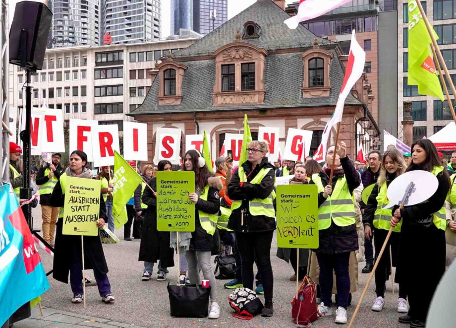 Warnstreik der hessischen Landesbeschäftigten am 12. März in Frankfurt Warnstreik der hessischen Landesbeschäftigten am 12. März in Frankfurt