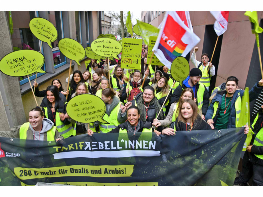 Warnstreik der hessischen Landesbeschäftigten am 12. März in Frankfurt