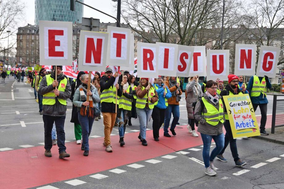 Warnstreik der hessischen Landesbeschäftigten am 12. März in Frankfurt Warnstreik der hessischen Landesbeschäftigten am 12. März in Frankfurt