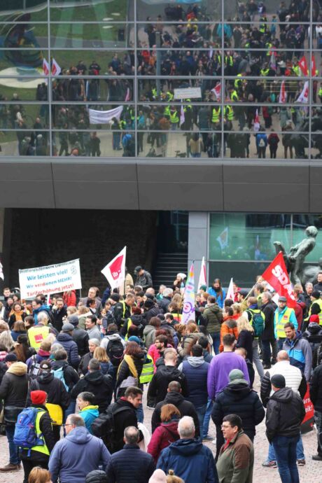 Warnstreik der Beschäftigten der TU Darmstadt und anderer Landesbehörden in Darmstadt Warnstreik der Beschäftigten der TU Darmstadt und anderer Landesbehörden in Darmstadt