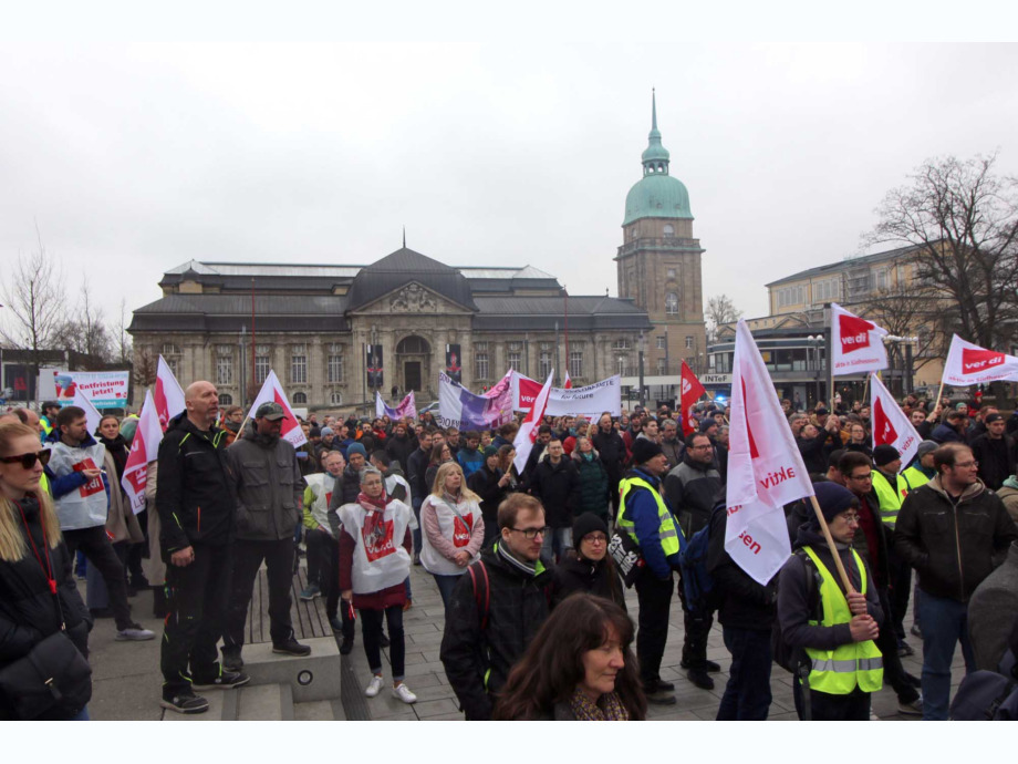 Warnstreik der Beschäftigten der TU Darmstadt und anderer Landesbehörden in Darmstadt