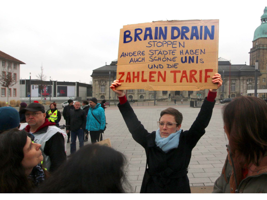 Warnstreik der Beschäftigten der TU Darmstadt und anderer Landesbehörden in Darmstadt