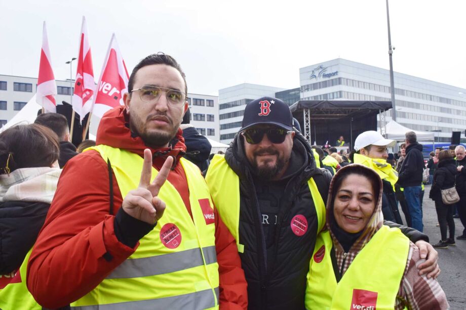 Warnstreik Luftsicherheitspersonal und Lufthansa Bodenpersonal am Flughafen Frankfurt