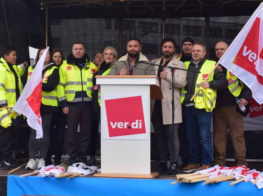 Warnstreik Luftsicherheitspersonal und Lufthansa Bodenpersonal am Flughafen Frankfurt