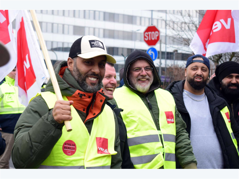 Warnstreik Luftsicherheitspersonal und Lufthansa Bodenpersonal am Flughafen Frankfurt Warnstreik Luftsicherheitspersonal und Lufthansa Bodenpersonal am Flughafen Frankfurt