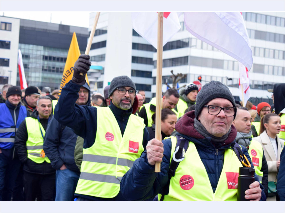 Warnstreik Luftsicherheitspersonal und Lufthansa Bodenpersonal am Flughafen Frankfurt Warnstreik Luftsicherheitspersonal und Lufthansa Bodenpersonal am Flughafen Frankfurt