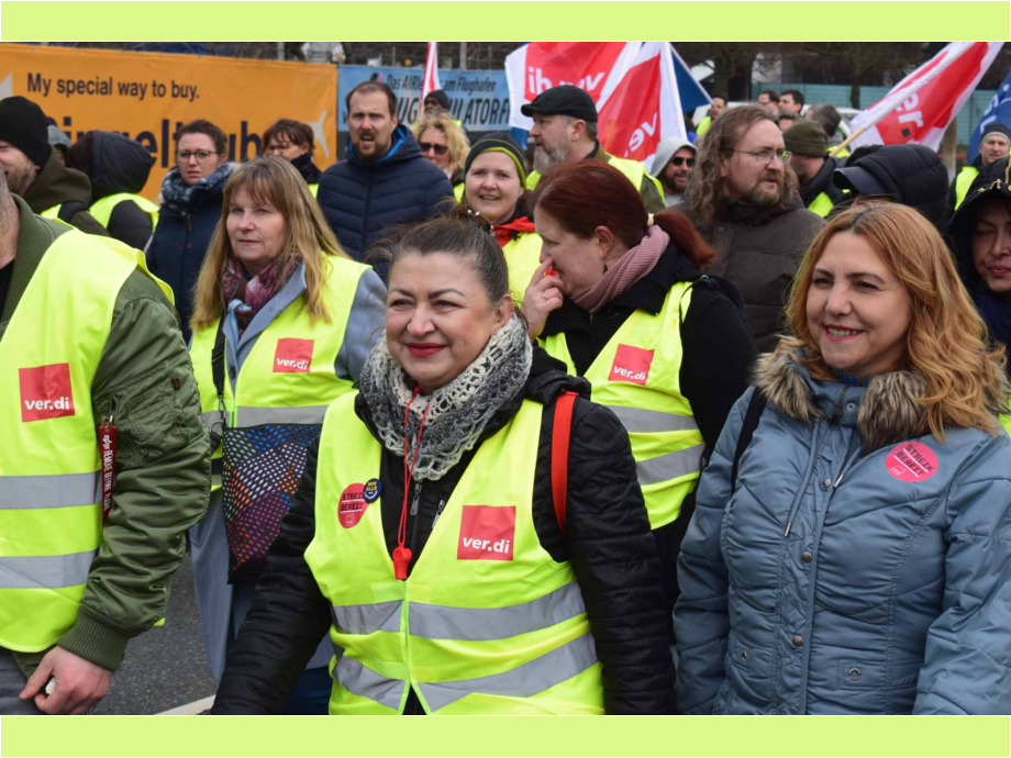 Warnstreik Luftsicherheitspersonal und Lufthansa Bodenpersonal am Flughafen Frankfurt Warnstreik Luftsicherheitspersonal und Lufthansa Bodenpersonal am Flughafen Frankfurt