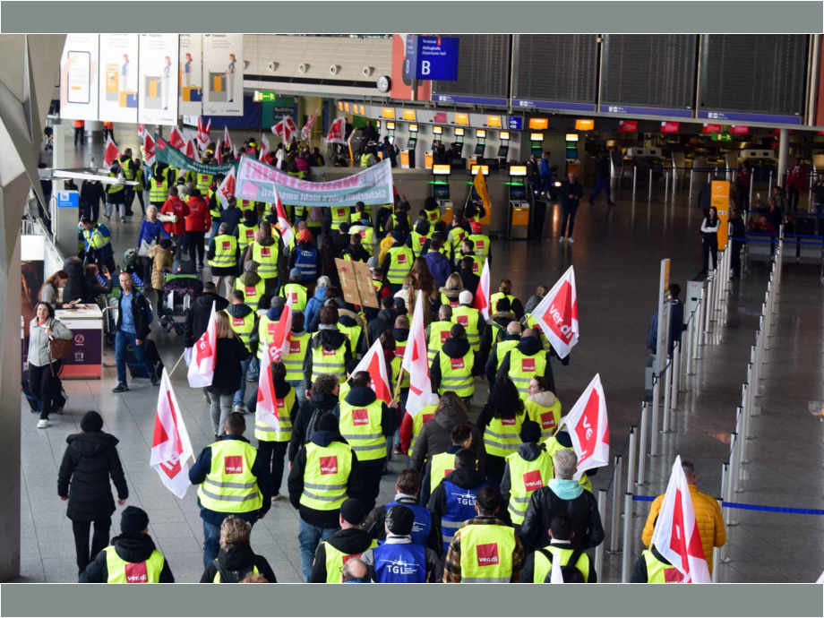 Warnstreik Luftsicherheitspersonal und Lufthansa Bodenpersonal am Flughafen Frankfurt Warnstreik Luftsicherheitspersonal und Lufthansa Bodenpersonal am Flughafen Frankfurt