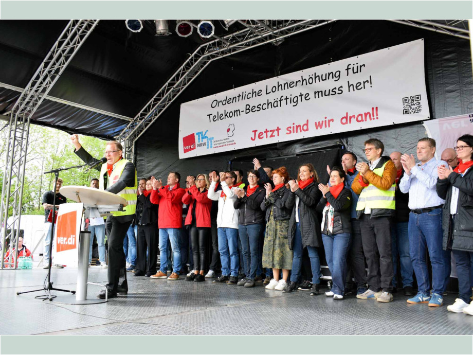 3000 Telekombeschäftigte machen in Siegburg Druck vor der zweiten Verhandlungsrunde der Tarifverhandlungen 3000 Telekombeschäftigte machen in Siegburg Druck vor der zweiten Verhandlungsrunde der Tarifverhandlungen