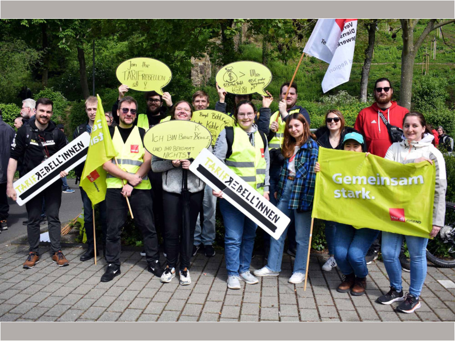 3000 Telekombeschäftigte machen in Siegburg Druck vor der zweiten Verhandlungsrunde der Tarifverhandlungen 3000 Telekombeschäftigte machen in Siegburg Druck vor der zweiten Verhandlungsrunde der Tarifverhandlungen