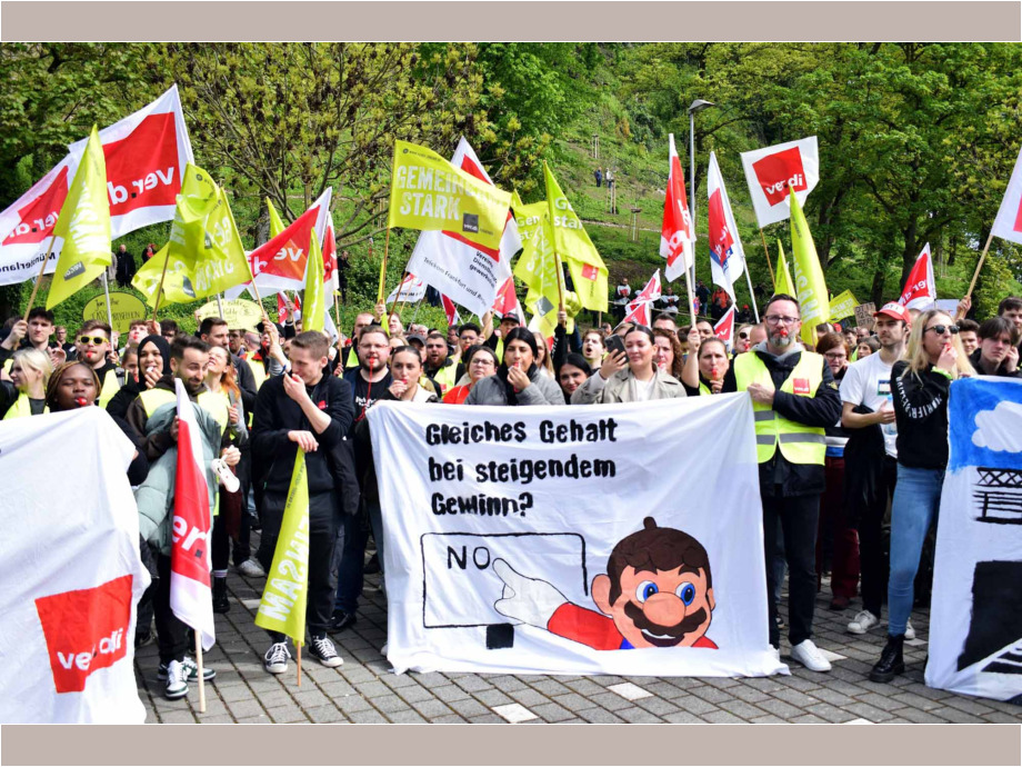 3000 Telekombeschäftigte machen in Siegburg Druck vor der zweiten Verhandlungsrunde der Tarifverhandlungen 3000 Telekombeschäftigte machen in Siegburg Druck vor der zweiten Verhandlungsrunde der Tarifverhandlungen