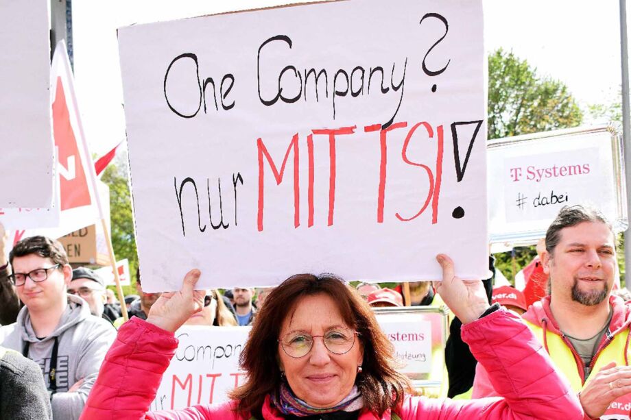 3000 Telekombeschäftigte machen in Siegburg Druck vor der zweiten Verhandlungsrunde der Tarifverhandlungen