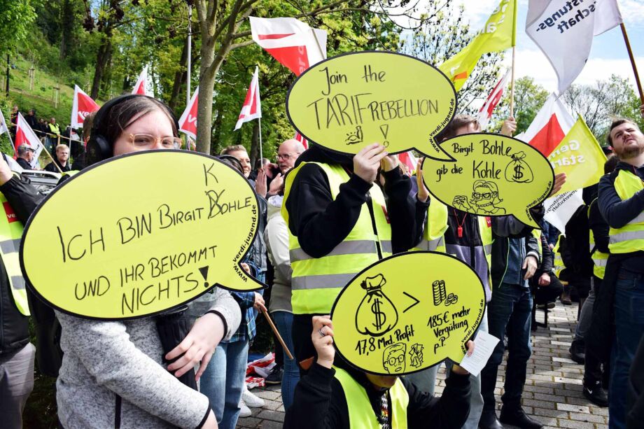 3000 Telekombeschäftigte machen in Siegburg Druck vor der zweiten Verhandlungsrunde der Tarifverhandlungen