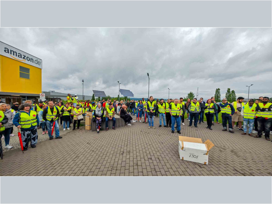 Anlässlich der Aktionärsversammlung von Amazon streiken die Kollegen von Amazon Bad Hersfeld und fordern als die, die die Gewinne erarbeiten, ihren Anteil und nicht nur Investionen in Wegrationalisierung von Arbeitsplätzen Anlässlich der Aktionärsversammlung von Amazon streiken die Kollegen von Amazon Bad Hersfeld und fordern als die, die die Gewinne erarbeiten, ihren Anteil und nicht nur Investionen in Wegrationalisierung von Arbeitsplätzen