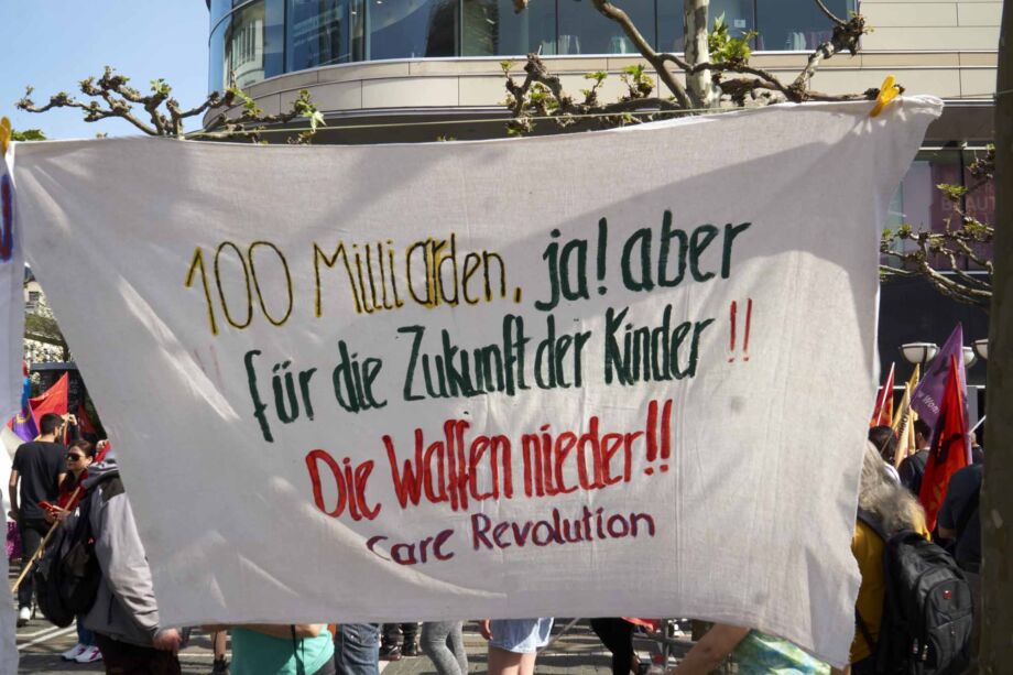 Demonstration und Kundgebung zum 1. Mai 2024 in Frankfurt am Main Demonstration und Kundgebung zum 1. Mai 2024 in Frankfurt am Main