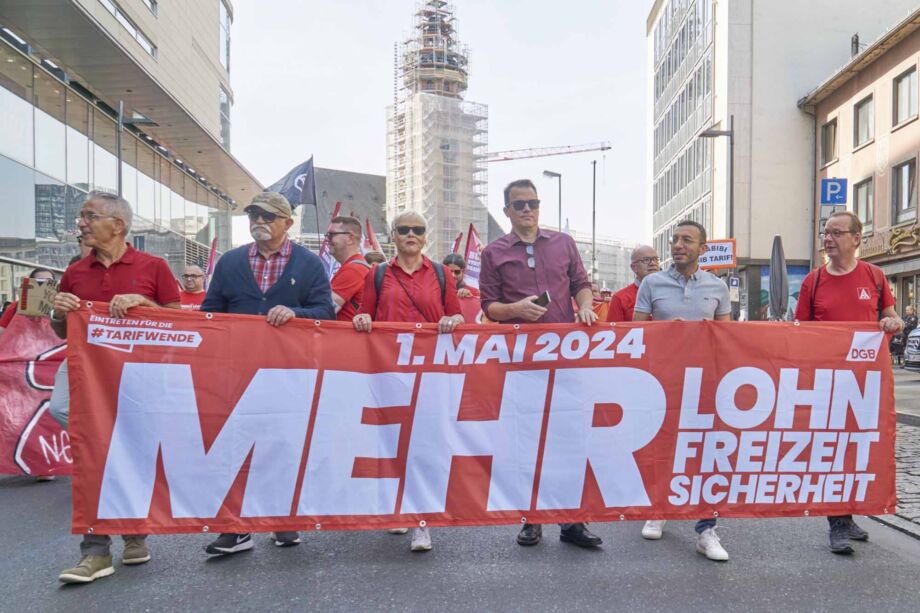 Demonstration und Kundgebung zum 1. Mai 2024 in Frankfurt am Main Demonstration und Kundgebung zum 1. Mai 2024 in Frankfurt am Main