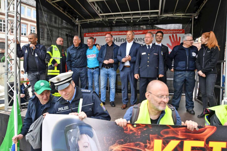 Keine Gewalt gegen Rettungskräfte - Demonstration am 4. Mai 2024 in Frankfurt Keine Gewalt gegen Rettungskräfte - Demonstration am 4. Mai 2024 in Frankfurt
