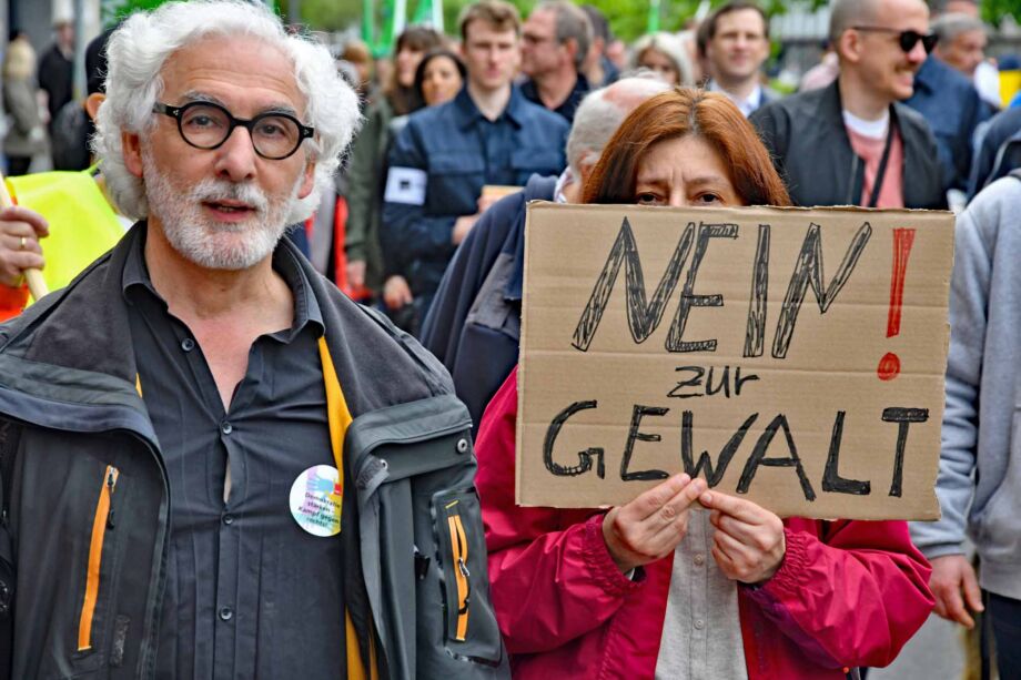 Keine Gewalt gegen Rettungskräfte - Demonstration am 4. Mai 2024 in Frankfurt Keine Gewalt gegen Rettungskräfte - Demonstration am 4. Mai 2024 in Frankfurt