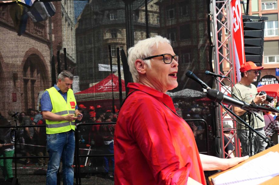 Demonstration und Kundgebung zum 1. Mai 2024 in Frankfurt am Main Demonstration und Kundgebung zum 1. Mai 2024 in Frankfurt am Main