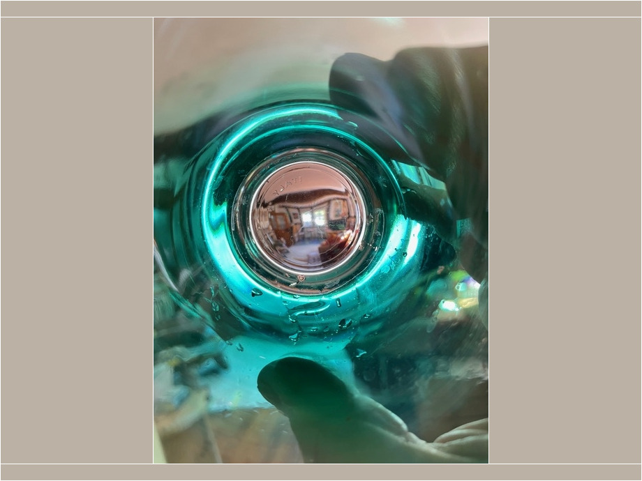 Die Welt durch ein grünes Glas betrachtet
