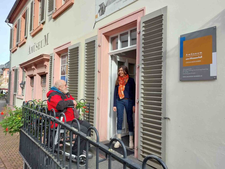 Smalltalk am Eingang des Amüseum Smalltalk am Eingang des Amüseum