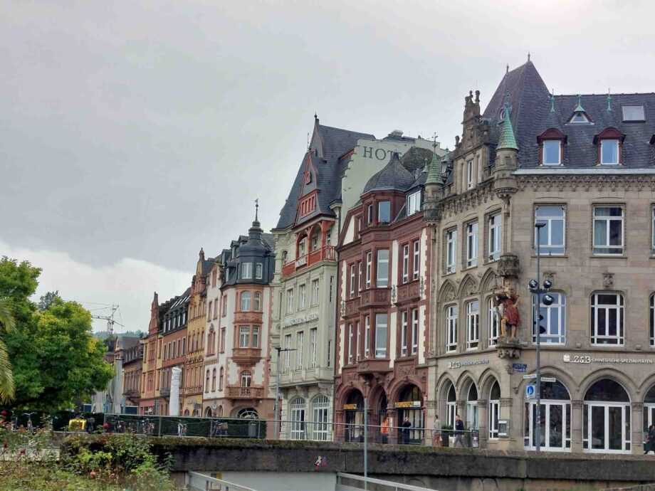 Blick von der Porta Nigra in die Christophstraße Blick von der Porta Nigra in die Christophstraße