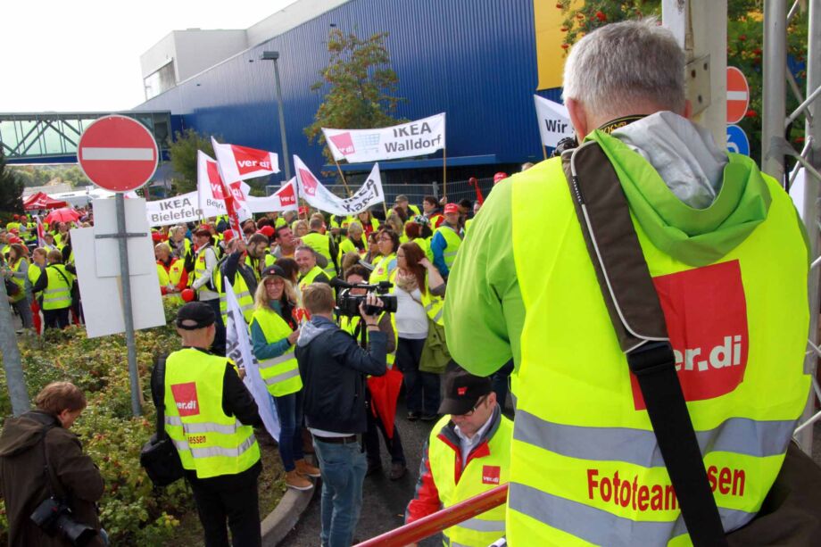 Voll in Aktion am bundesweiten Streiktag von IKEA in Wallau Voll in Aktion am bundesweiten Streiktag von IKEA in Wallau