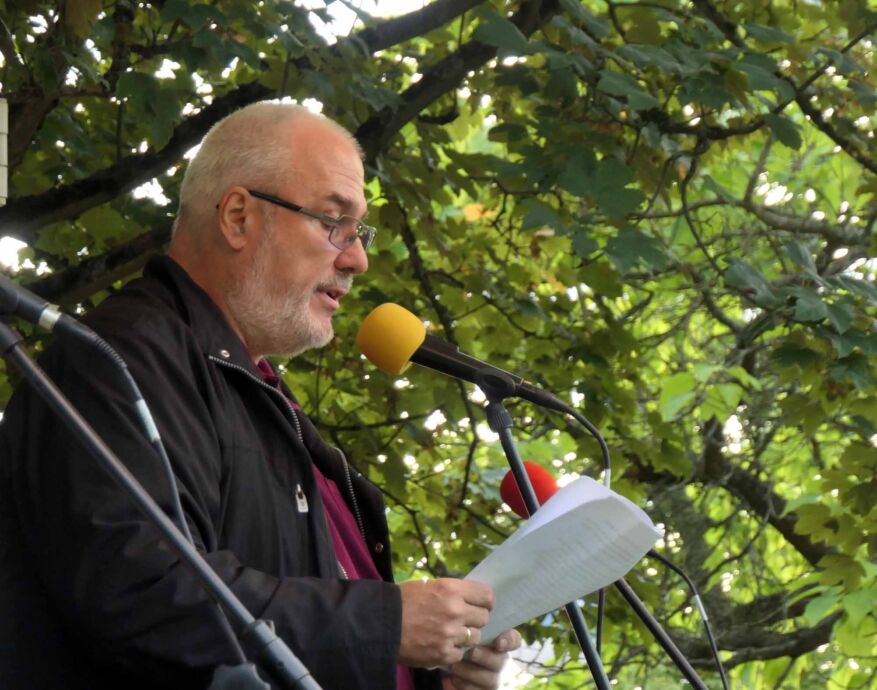 Horst bei einer antifaschistischen Kundgebung der Gelnhäuser Initiative "Hand aufs Herz" im August 2021 Horst bei einer antifaschistischen Kundgebung der Gelnhäuser Initiative "Hand aufs Herz" im August 2021