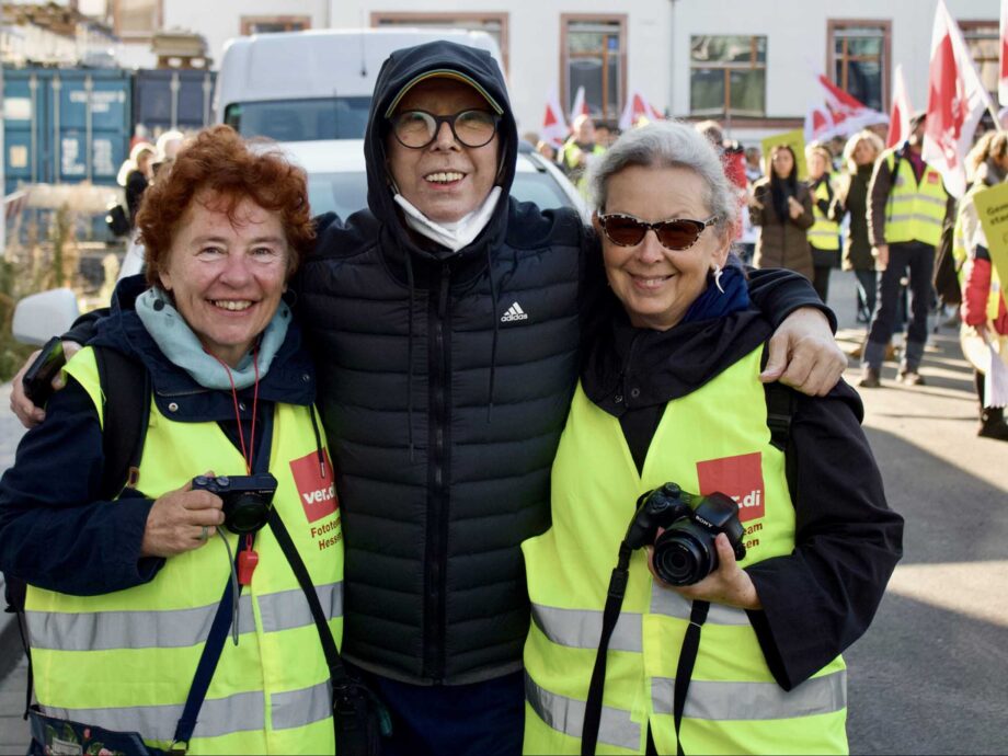 2022-09-30 Besuch von Steffen beim Warnstreik UKF -R. Quadflieg Selbst während seines stationären Aufenthalts zeigte Steffen seine Solidarität mit den streikenden Beschäftigten der Uniklinik Frankfurt