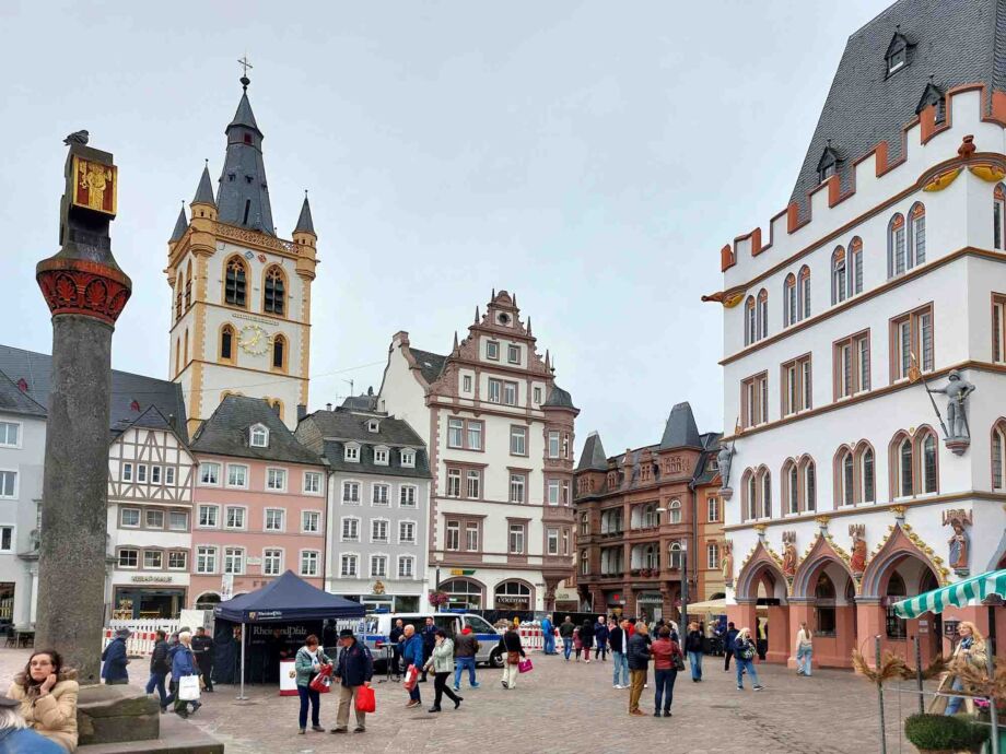 Der Hauptmarkt - Zentrum von Trier Der Hauptmarkt - Zentrum von Trier