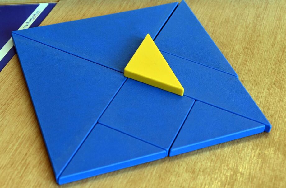 Tetraeder bestehen aus Dreiecken